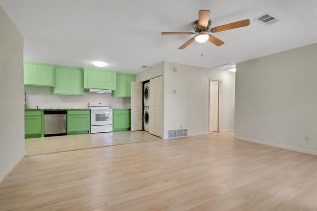 Building Photo - 2821 N Bell Ave