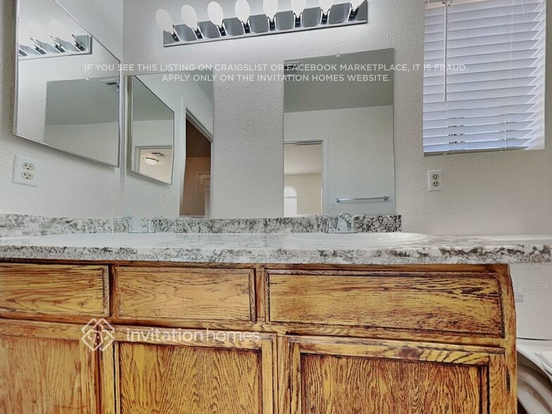 Building Photo - 8244 Bermuda Beach Dr