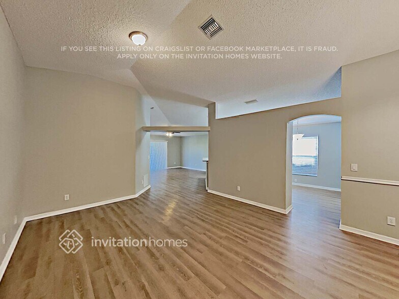 Building Photo - 4860 Manchester Dr