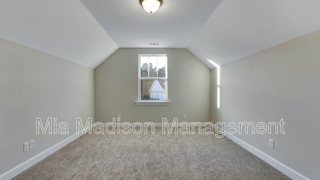 Building Photo - 54 Misty Marsh Dr
