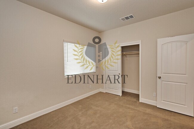 Building Photo - 661 Blue Oak Lane W