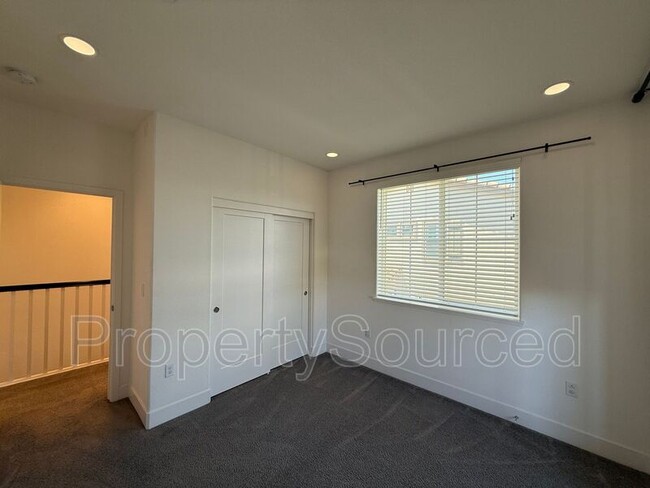 Building Photo - 288 Hopkins Ct