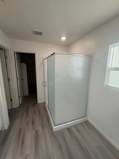 Building Photo - Newer Build, All Electric Home 5 Bedrooms, Loft, 3 bathrooms