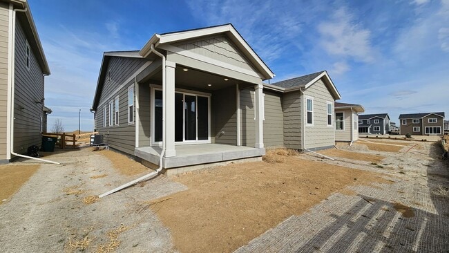 Building Photo - Brand New Aurora Highlands Ranch