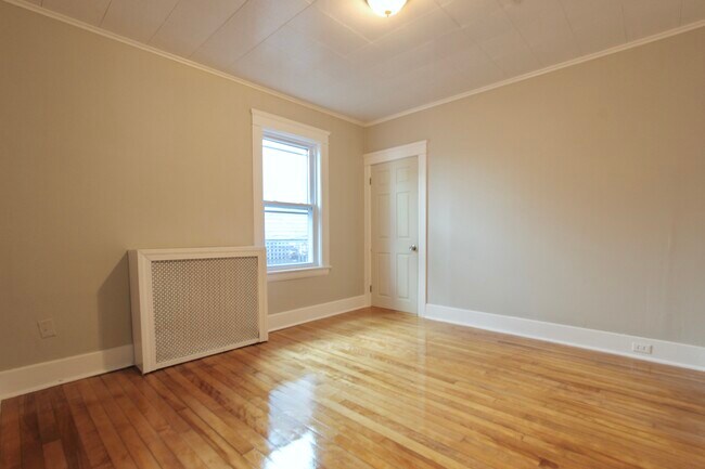 Building Photo - 98 Lovell St