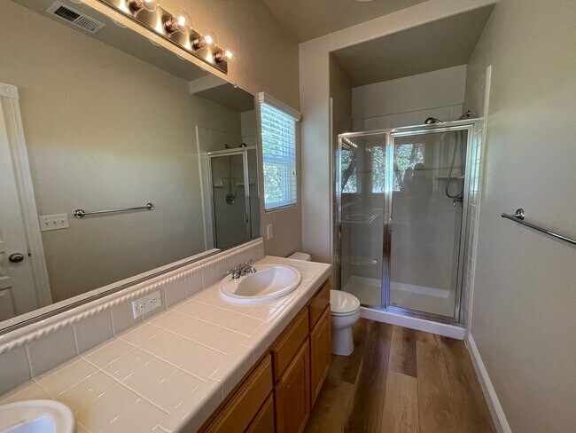 Building Photo - 1020 White Cloud Dr