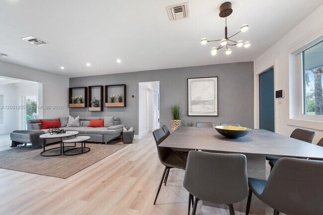 Building Photo - 18641 Belview Dr