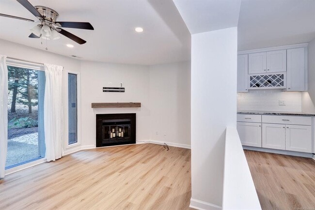 Building Photo - 106 Harrops Glen