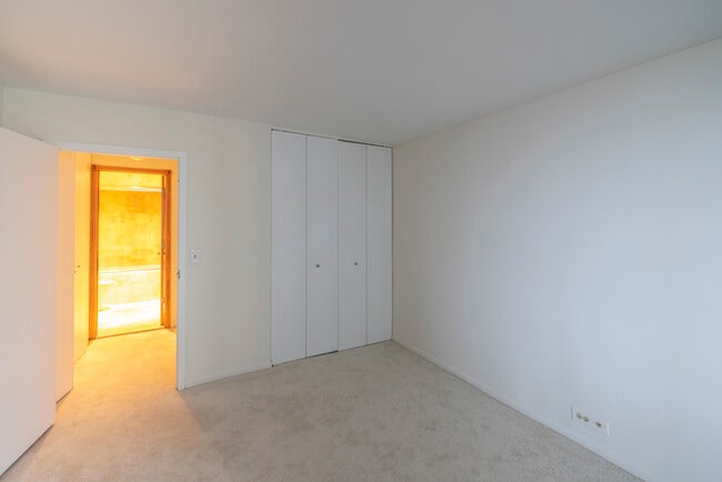 Building Photo - 155 N Harbor Dr