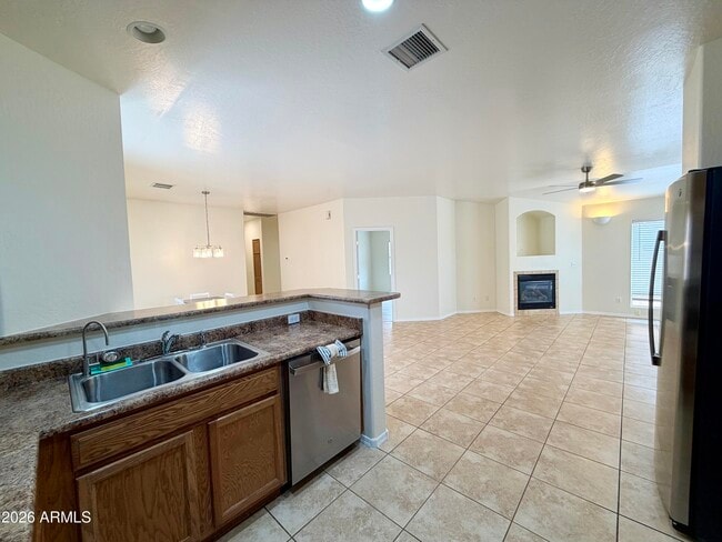 Building Photo - 574 Amante Dr
