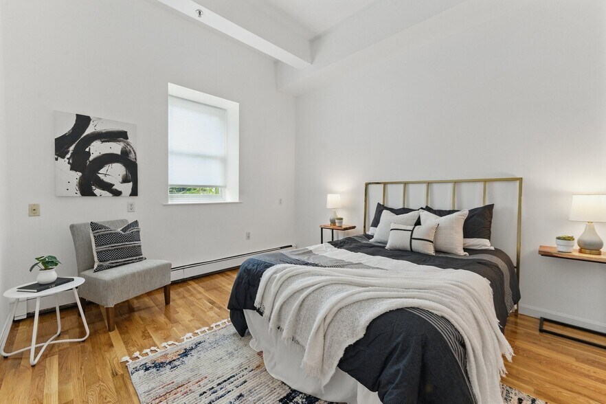 Building Photo - 69 Harvey St