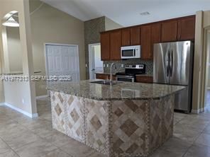 Building Photo - 4438 SW Athena Dr