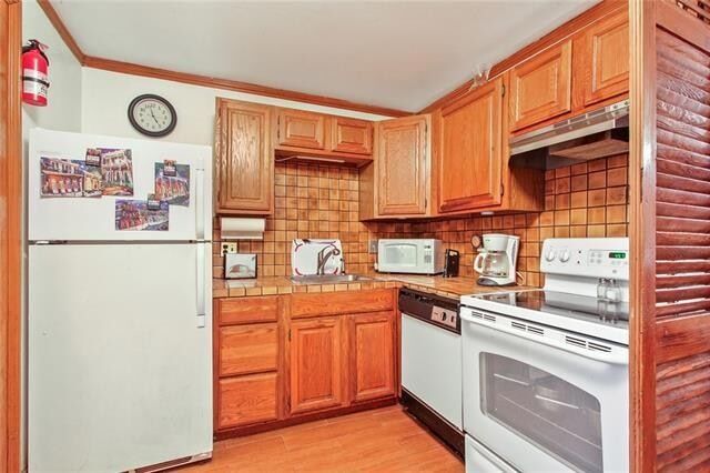Building Photo - 822 Ursulines Ave