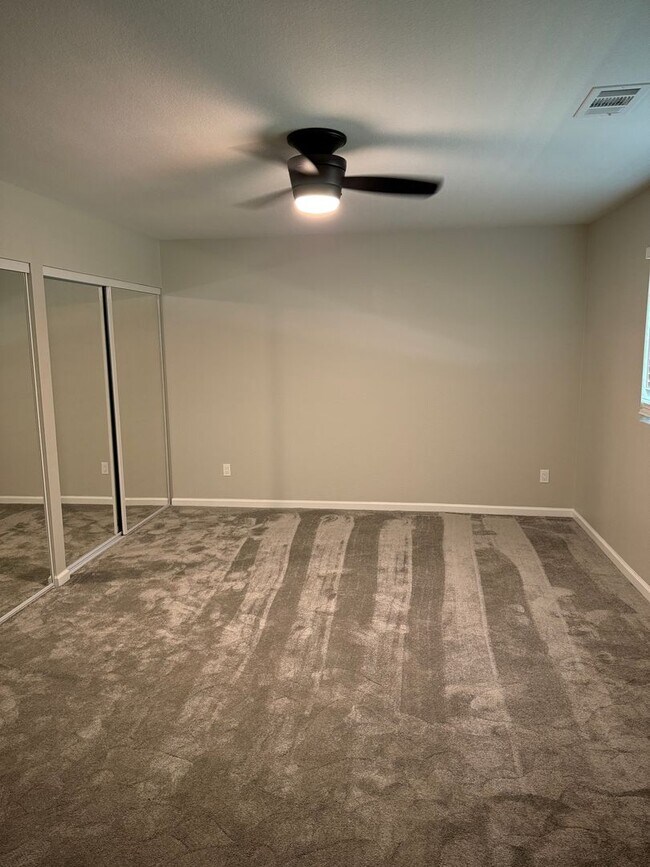 Building Photo - 3266 Shelby Pl