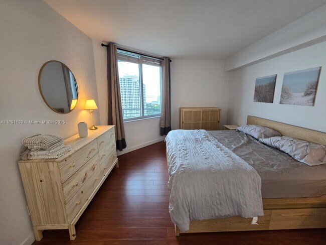 Building Photo - 335 S Biscayne Blvd