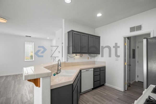 Building Photo - 406 Cape May Ct