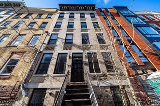Building Photo - 416 Monroe St