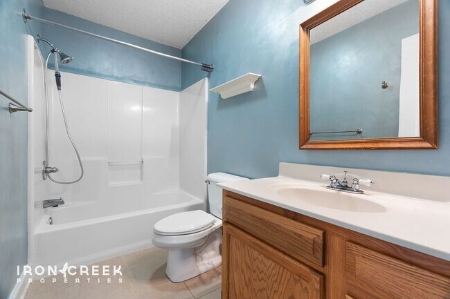 Building Photo - 49 Azalea Dr