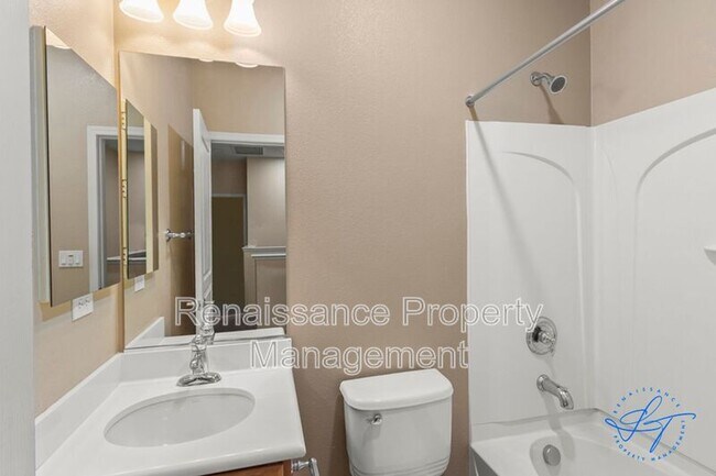 Building Photo - 194 S Veracruz Pl