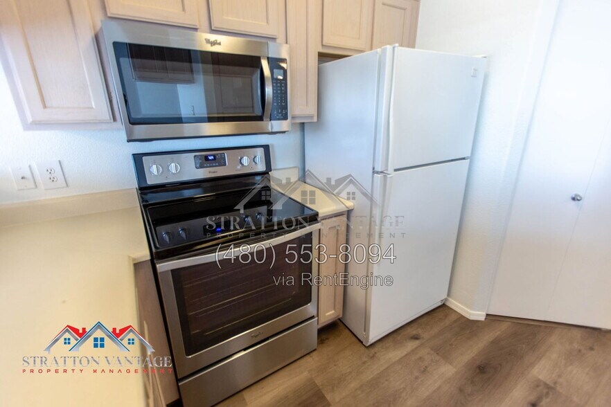 Building Photo - 4644 N 22nd St
