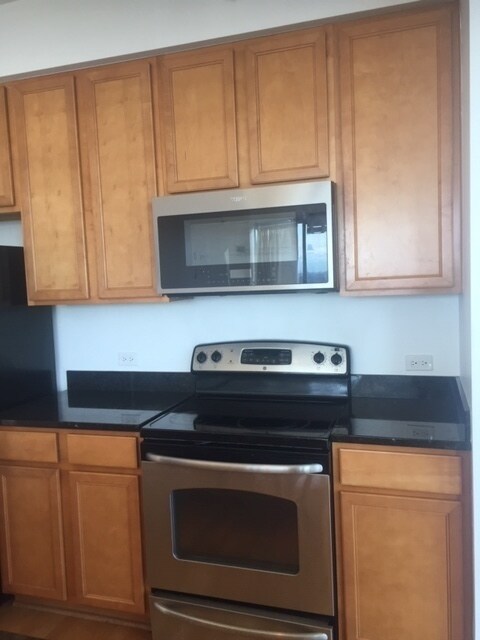 Building Photo - 1629 S Prairie Ave