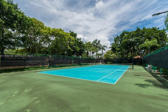 Building Photo - 19999 E Country Club Dr