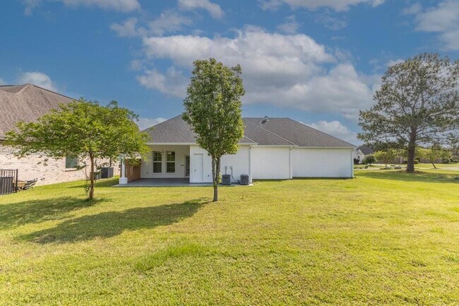Building Photo - 321 Cypress Lakes Dr