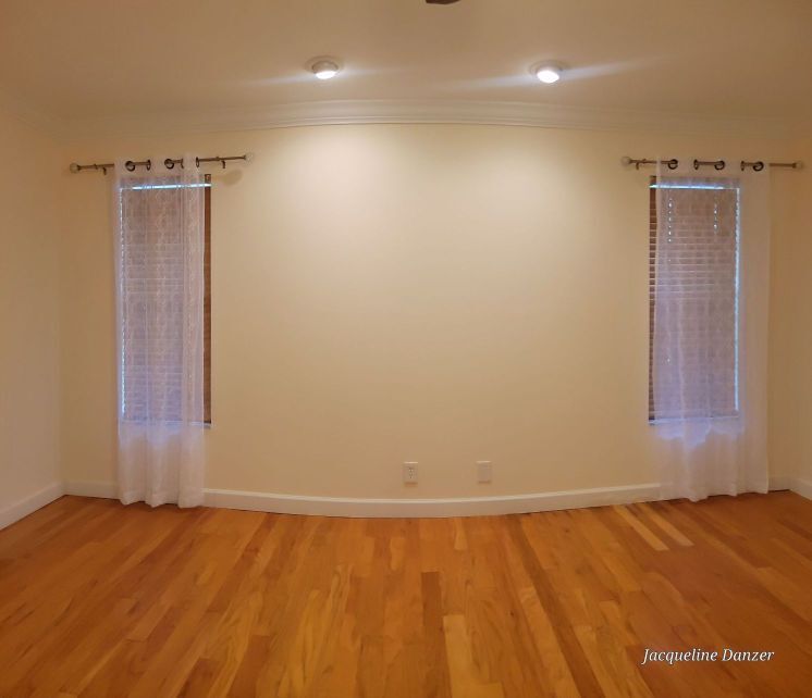 Building Photo - 2241 NE 38th St