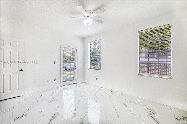 Building Photo - 735 SW 148th Ave