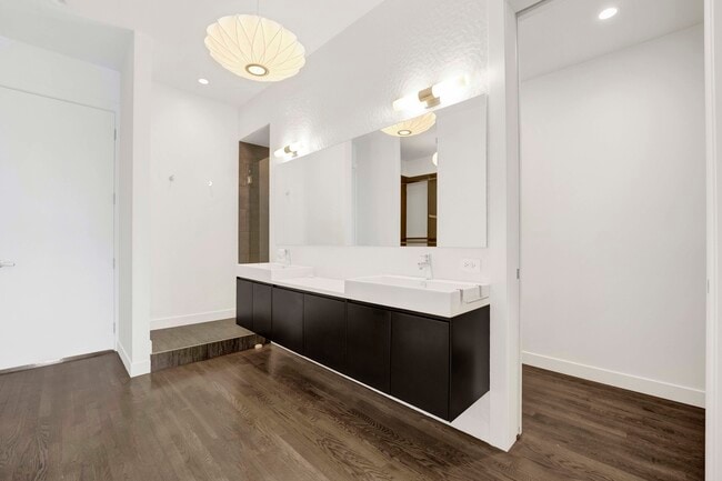 Building Photo - 1017 N Cleveland Ave