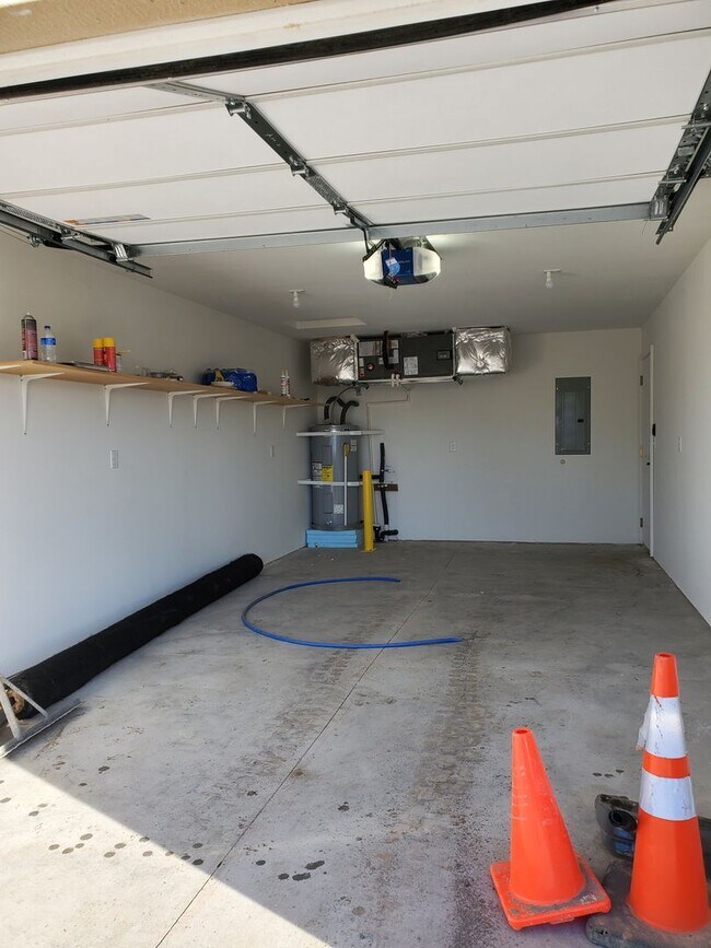 Building Photo - 1125 W Ivy Ave
