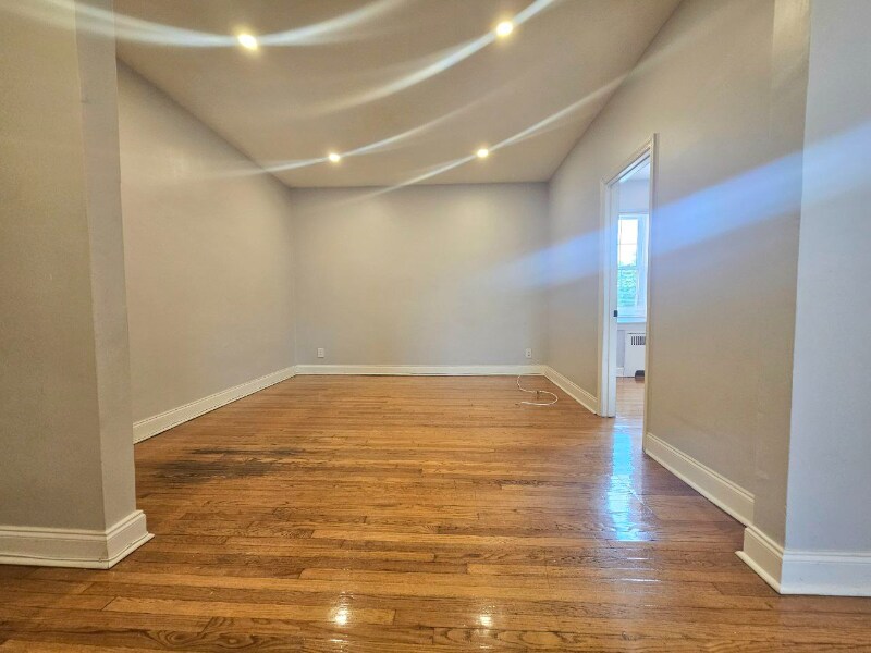 Building Photo - 1 Dewitt Rd