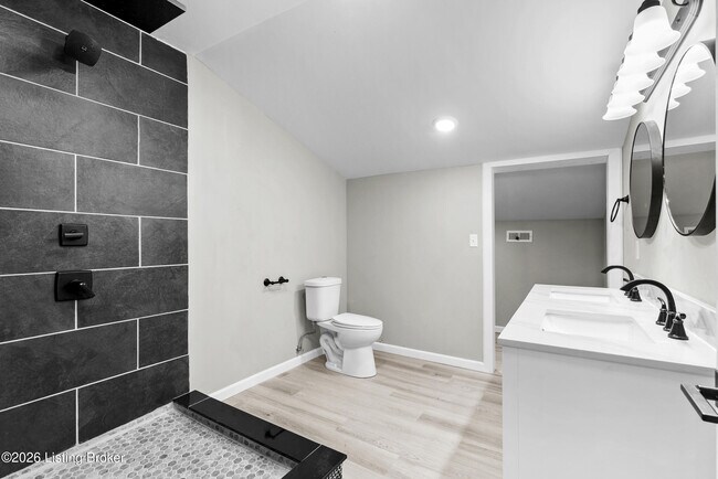 Building Photo - 58 Riverside Ln