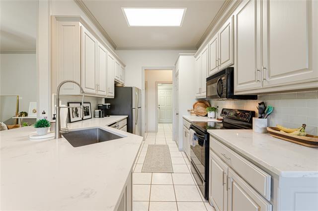 Building Photo - 231 E Vine St