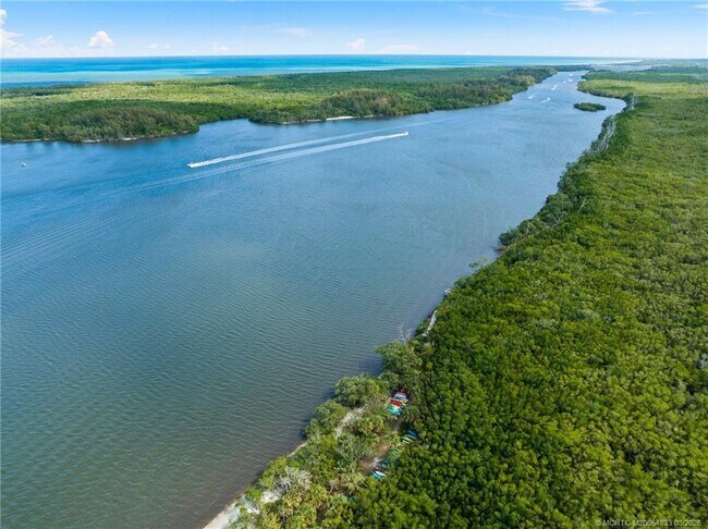 Building Photo - 6162 SE Riverboat Dr