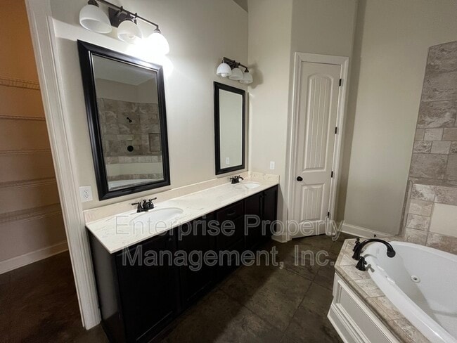 Building Photo - 7240 Winterbrook Ln