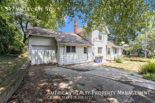 Building Photo - 547 Valley Ave NW