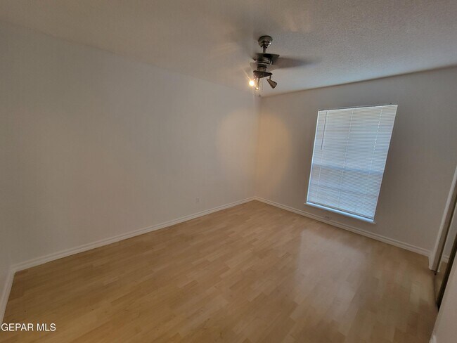 Building Photo - 6836 Orizaba Ave