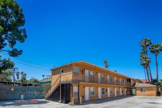 Building Photo - 1932 S Oxford Ave