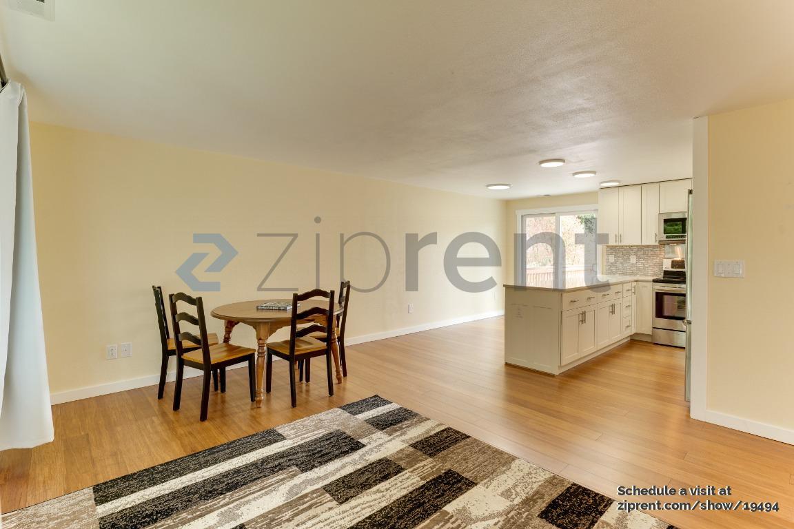 Building Photo - 5705 38th Ct SE