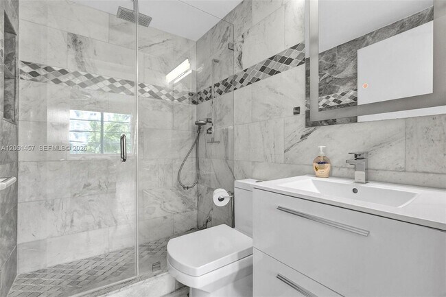 Building Photo - 1460 Ocean Dr