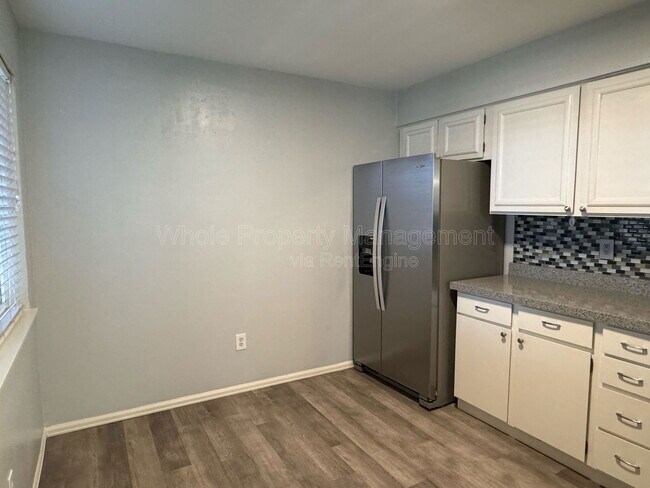 Building Photo - 2380 E Geddes Ave