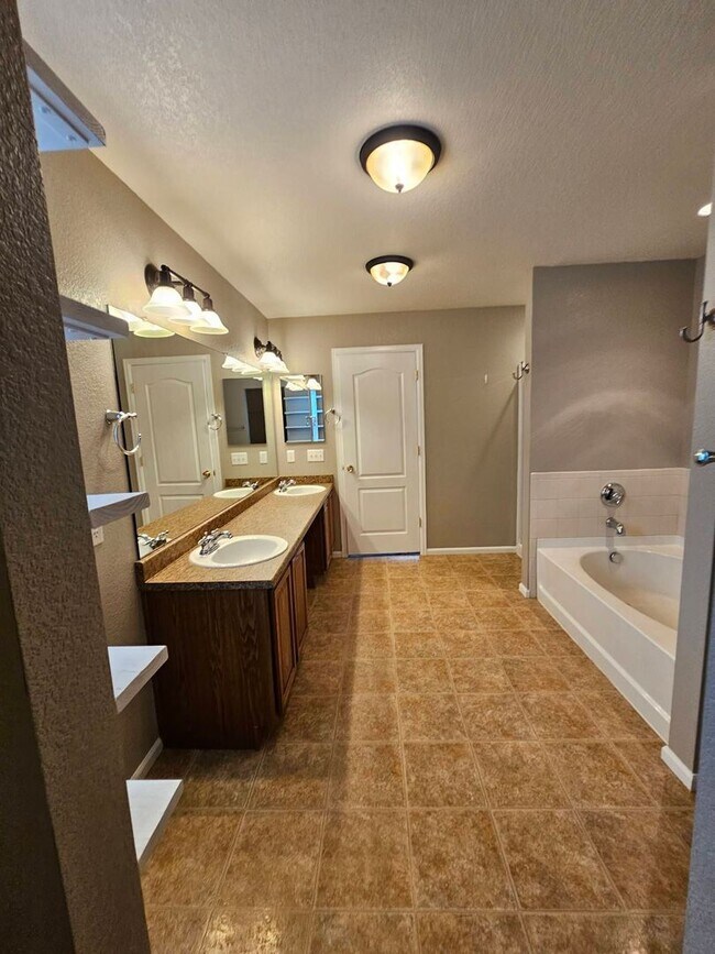 Building Photo - 3 Bedroom Home located in Fountain on Camp...