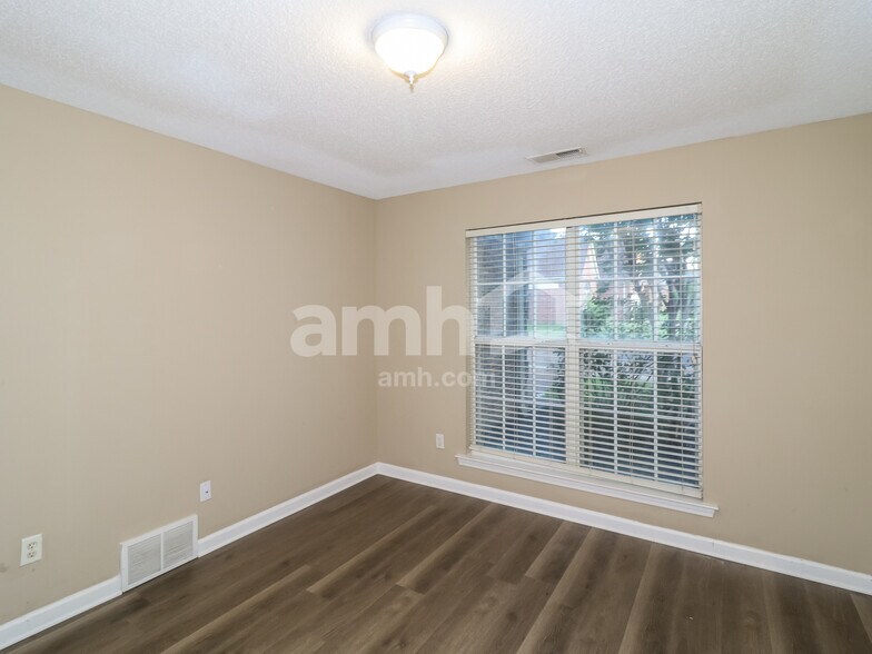 Building Photo - 5664 Tulip Grove Dr