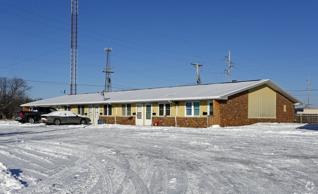 Building Photo - Walnut Street Apartments
