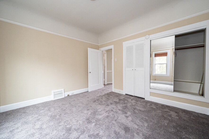 Building Photo - 149 Joost Ave