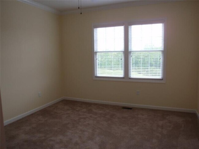Building Photo - 290 Venango Trail