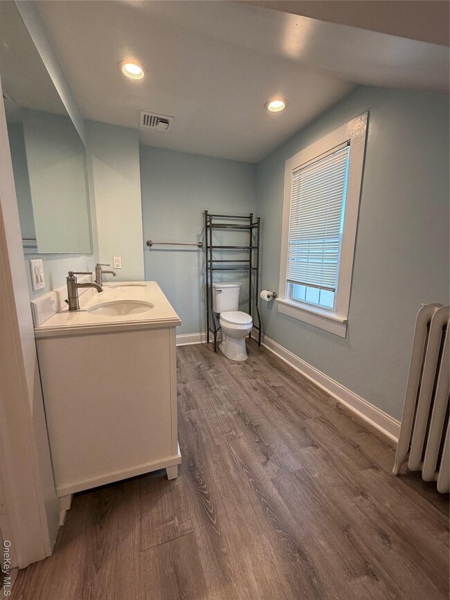 Building Photo - 43 James St