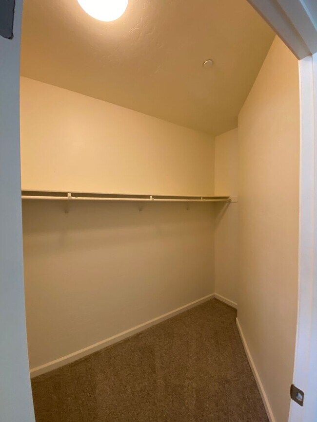 Building Photo - Tulare home coming soon!