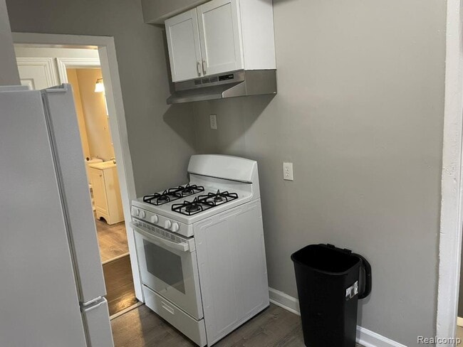 Building Photo - 19803 Santa Rosa Dr